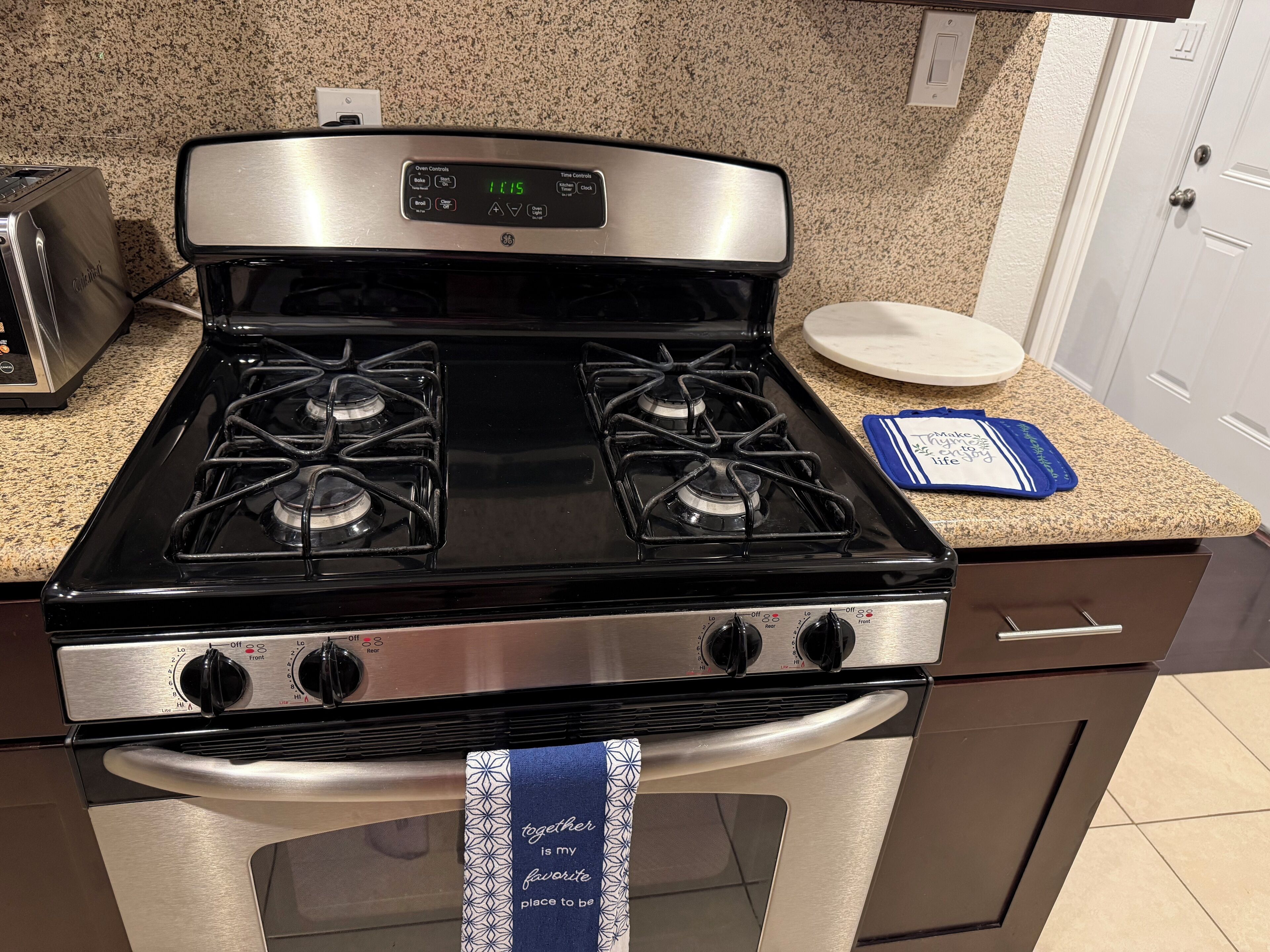 Micro-ondes, four, plaque de cuisson, lave-vaisselle