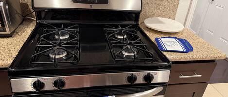 Microonde, forno, piano cottura, lavastoviglie