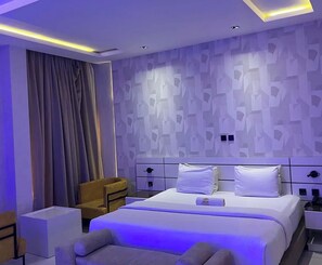 In-room safe, desk, laptop workspace, free WiFi