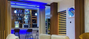 Hotel 2020 And Apartments