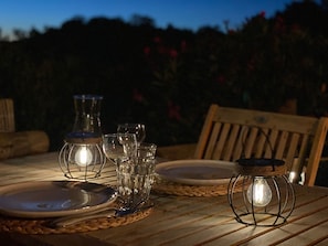 Outdoor dining