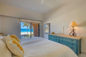 2 chambres, bureau, fer et planche à repasser, lit parapluie