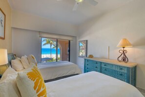 2 slaapkamers, een bureau, een strijkplank/strijkijzer, reisbedje