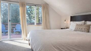 3 slaapkamers, een bureau, een strijkplank/strijkijzer, reisbedje