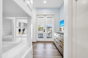 4 soverom, wi-fi (inkludert) og sengetøy