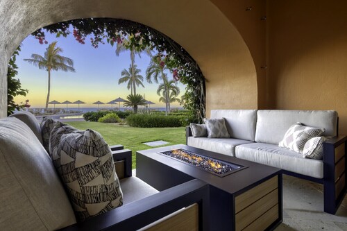 Beautiful Beachfront Condo With Spectacular Views