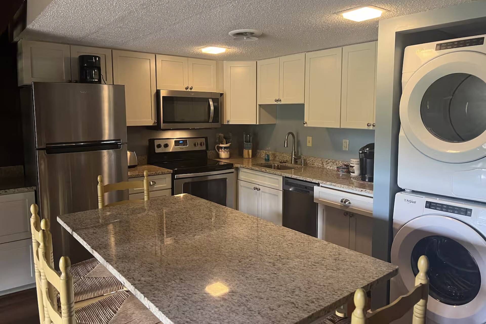 冰箱、微波炉、炉灶、洗碗机