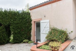 Exterior detail - Le Mordesson - SAINT LEON (SAINT LEON)