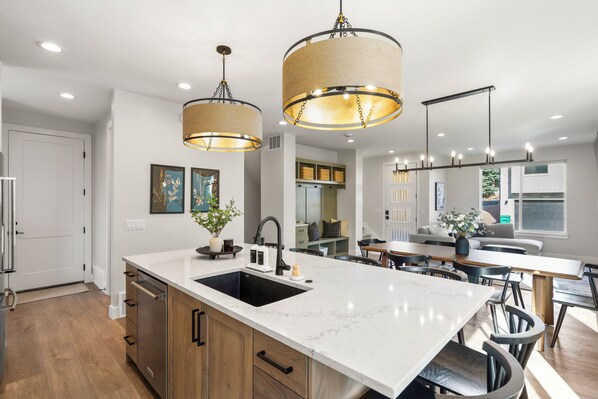 المنشأة من الداخل