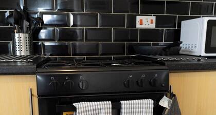 Modern 3-bed Bradley Stoke Self Check-in Free Parking Fast Wi-Fi