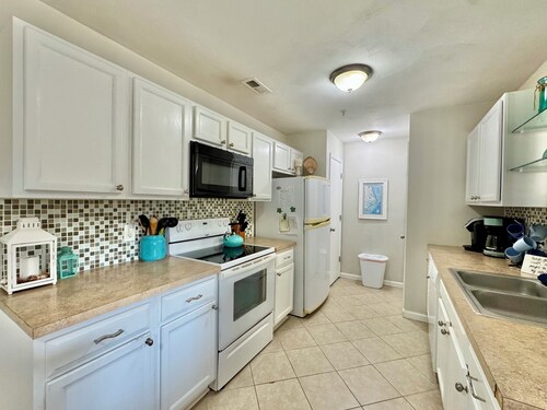 2-Bedroom Pup Friendly Condo - Centrally Located in Corolla!