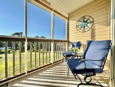 2-Bedroom Pup Friendly Condo - Centrally Located in Corolla!