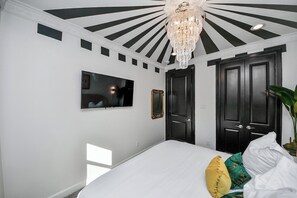 5 chambres, fer et planche à repasser, Wi-Fi, draps fournis