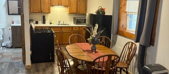 Charming 2-bedroom bungalow in Pine City with AC