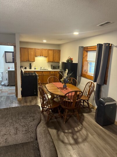 Charming 2-bedroom bungalow in Pine City with AC