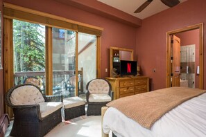 5 soverom, strykejern/-brett, wi-fi og sengetøy