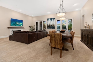 Interior - The Huntington Spacious Family Friendly (Poway)
