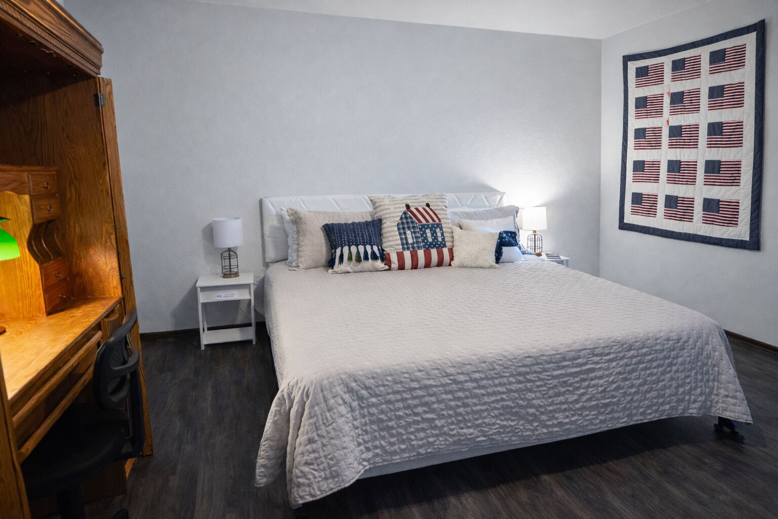 3 Schlafzimmer, Schreibtisch, Bügeleisen/Bügelbrett, WLAN