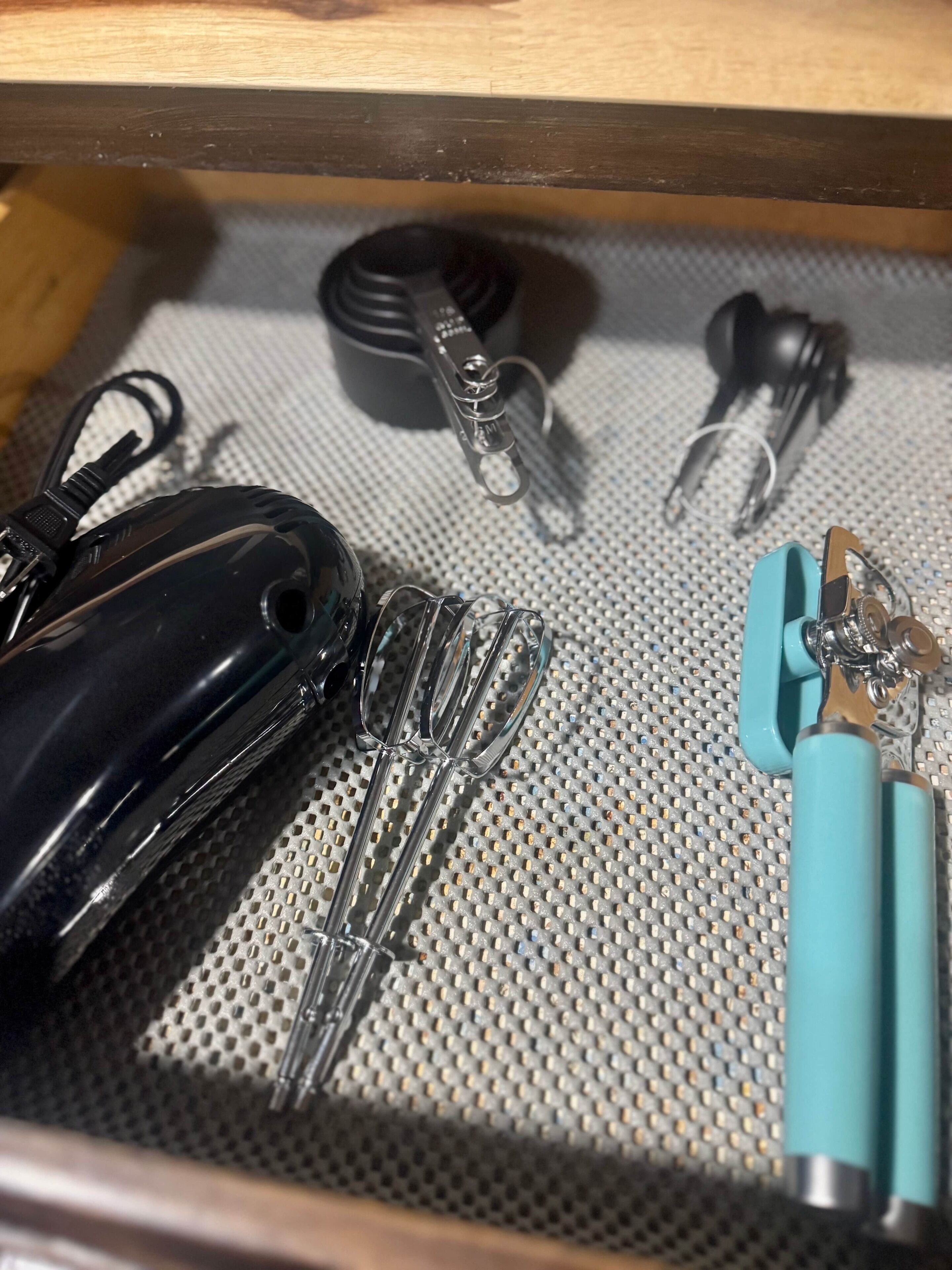 Douche, sèche-cheveux, serviettes fournies