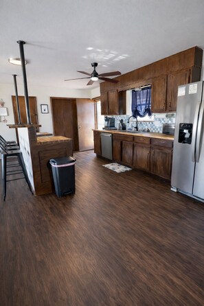 Interior - Benham Bunkhouse, Close to OSU & Downtown (Stillwater)