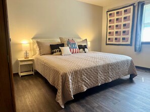 3 habitaciones, escritorio, tabla de planchar con plancha y wifi 