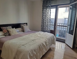 Habitación estándar con 1 cama matrimonial o 2 individuales | Wifi gratis 