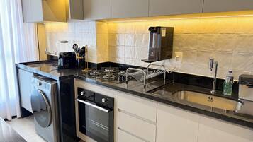 Premium-Apartment, Stadtblick | Eigene Küche