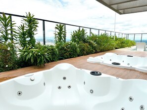 Bồn tắm thủy lực