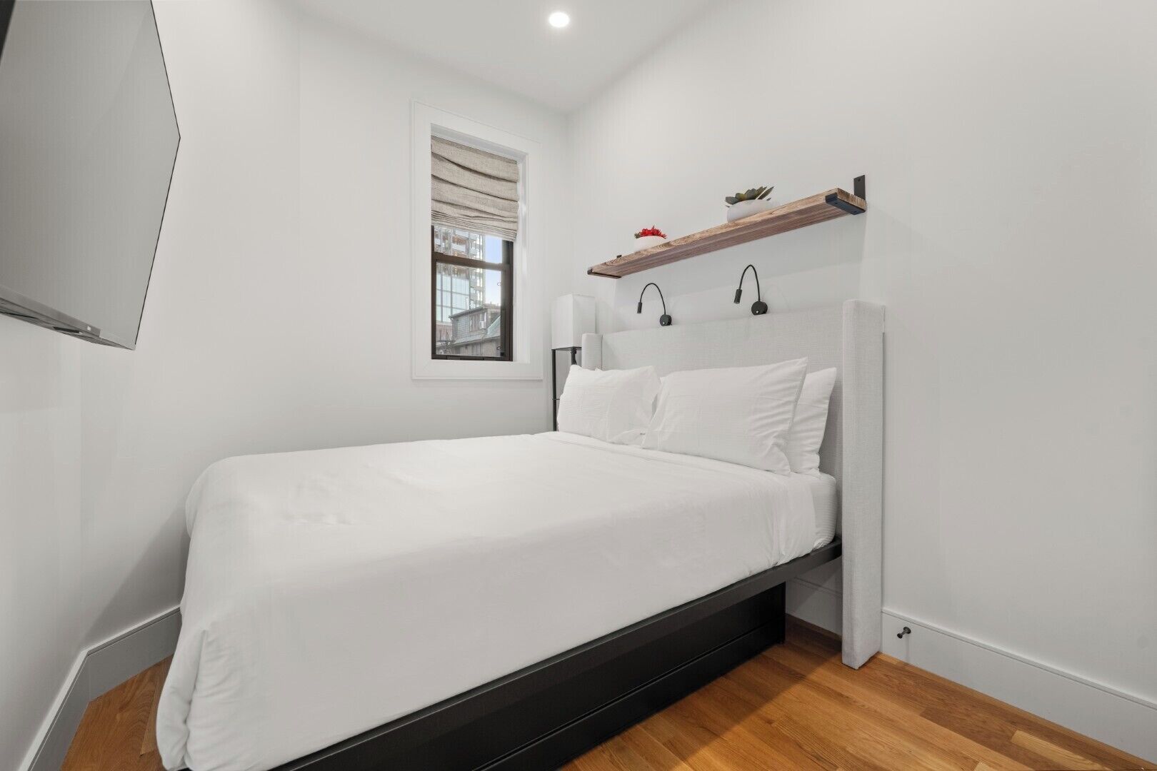 Suite (Luxury 2BR: Chic Boston Stay for 6) | Egyptian cotton sheets, premium bedding, down comforters