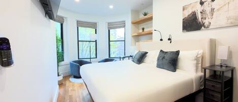 Laptop workspace, blackout drapes, iron/ironing board, free WiFi