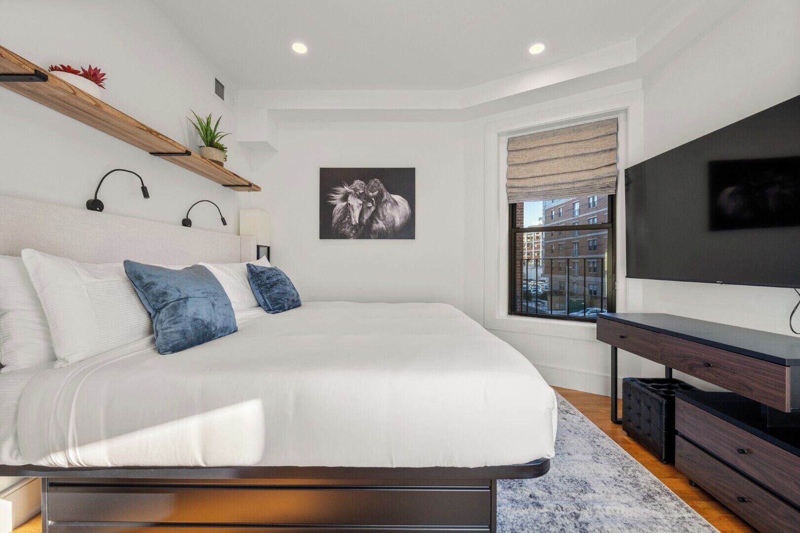 Suíte executiva, 2 quartos, vista para a cidade | Edredons de pluma, individualmente decorados, individualmente mobiliados