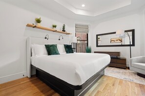 Down duvets, individually decorated, individually furnished - Symple Live (Boston)