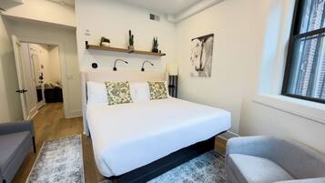 Laptop workspace, blackout curtains, iron/ironing board, free WiFi