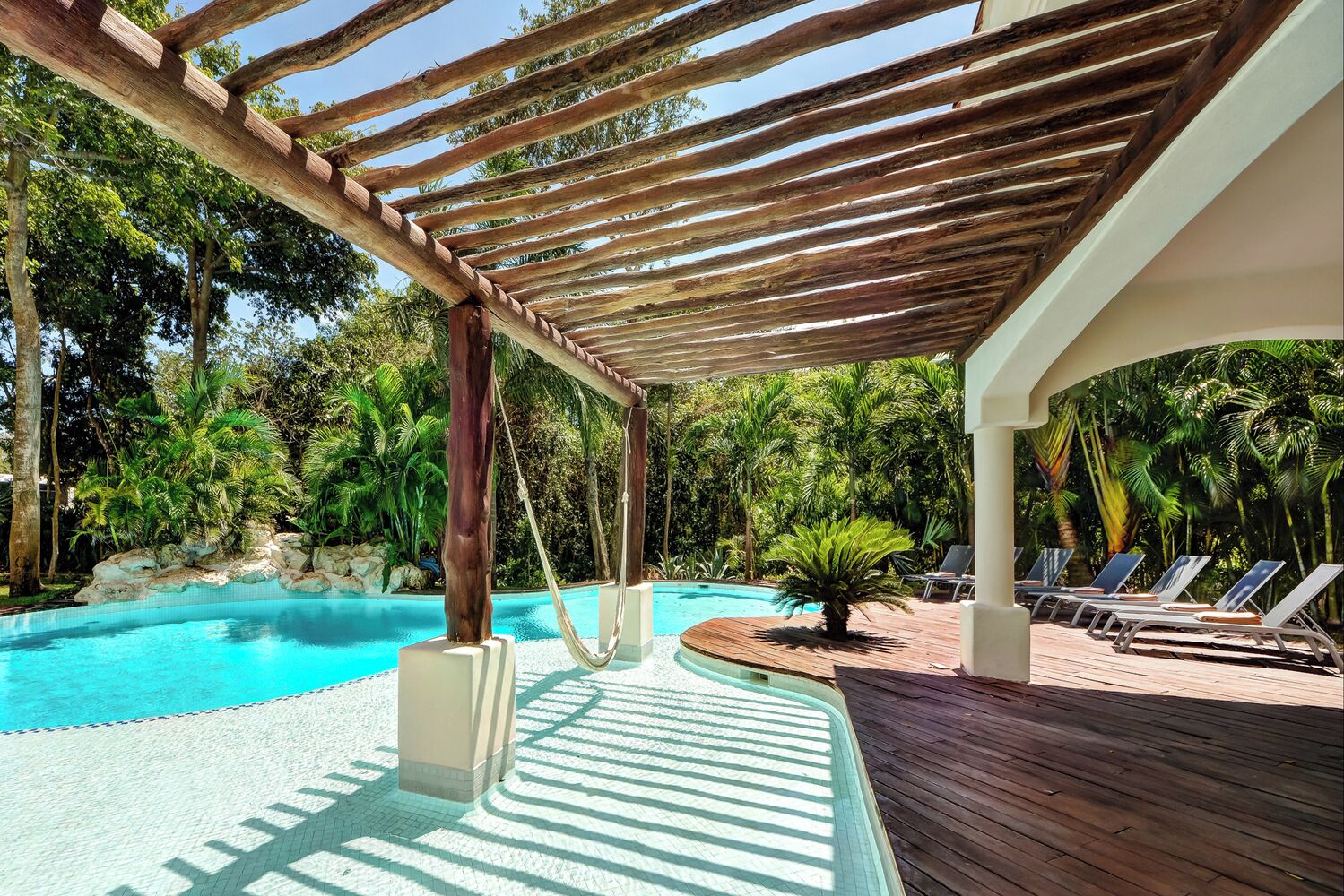 Piscine extérieure, piscine chauffée