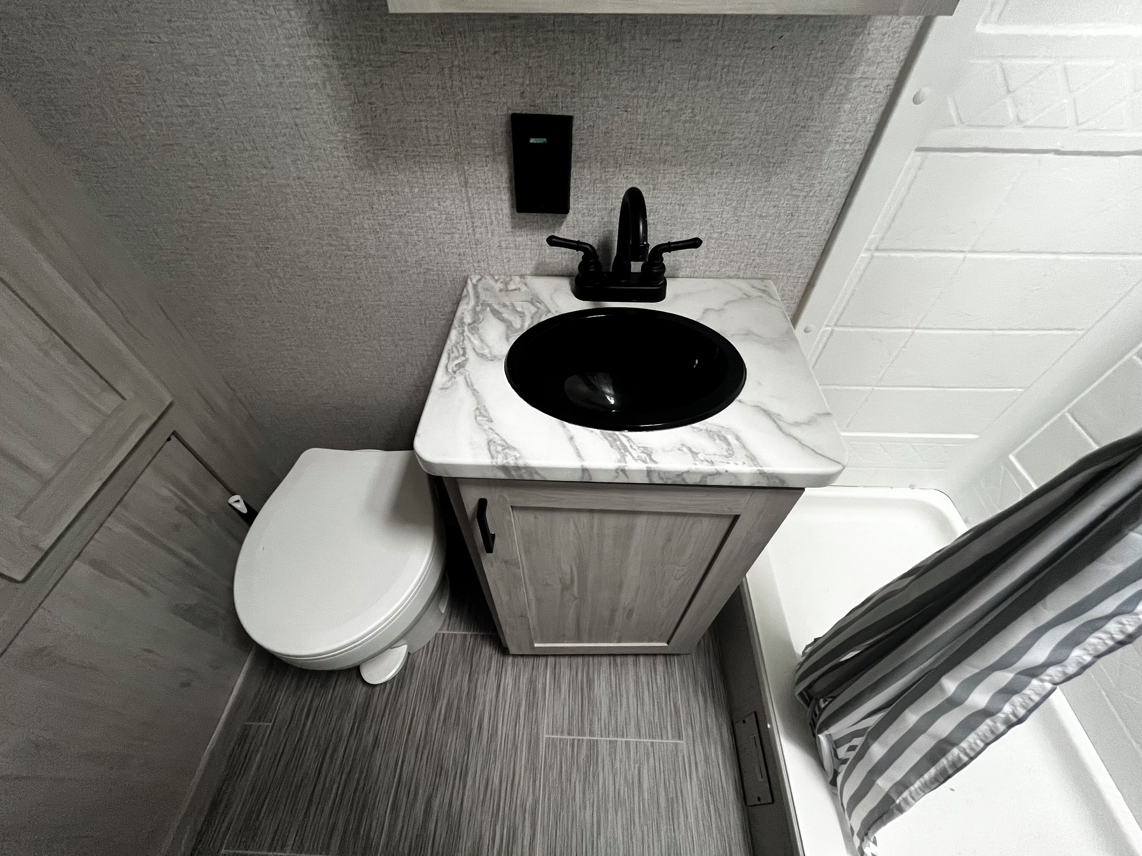 Toallas y papel de baño 