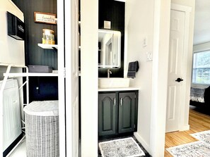 Interior - Clean & Quiet 2BR Suite • Private Entrance • Parking .Minutes to Hospital & Shop (Sydney)