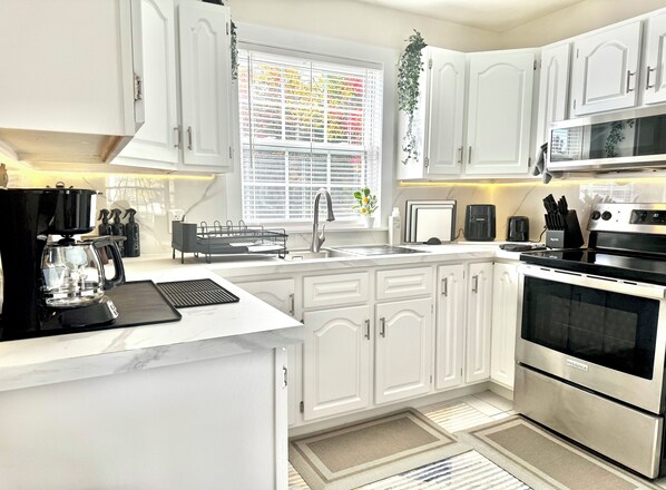 Microwave, oven, stovetop, dishwasher