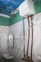 Ducha, toallas, jabón, shampoo