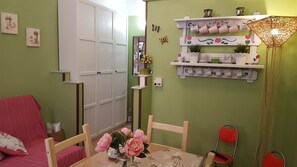 書桌、熨斗/熨衣板、免費無線上網