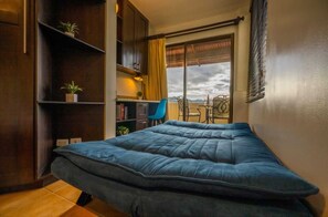 2 عدّة غرف نوم ومكواة/لوح كي وواي فاي مجانًا وملاءات أسرّة