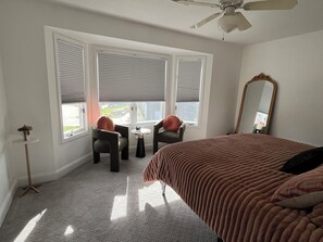 6 bedrooms, iron/ironing board, free WiFi, bed sheets
