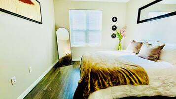 3 Schlafzimmer, Zimmersafe, Schreibtisch, Bügeleisen/Bügelbrett