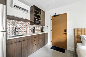 Refrigerador, microondas, parrilla de estufa y lavavajillas
