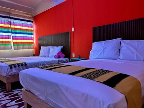 Tabla de planchar con plancha, Internet, ropa de cama