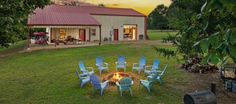 Couples Retreat • Hot Tub • ATV Trails • 20 Acres