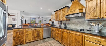 Host Your Event - 20 Acres - Hot Tub - ATV Trails