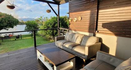 Tweed River Waterfront Cottage