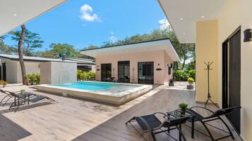 Familie villa, privébadkamer, uitzicht op zwembad (Brasilito ) | Uitzicht vanuit de kamer