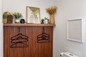 Chambre Double Deluxe, salle de bains privée, vue piscine | Salle de bain