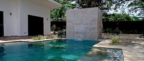 2 piscinas al aire libre